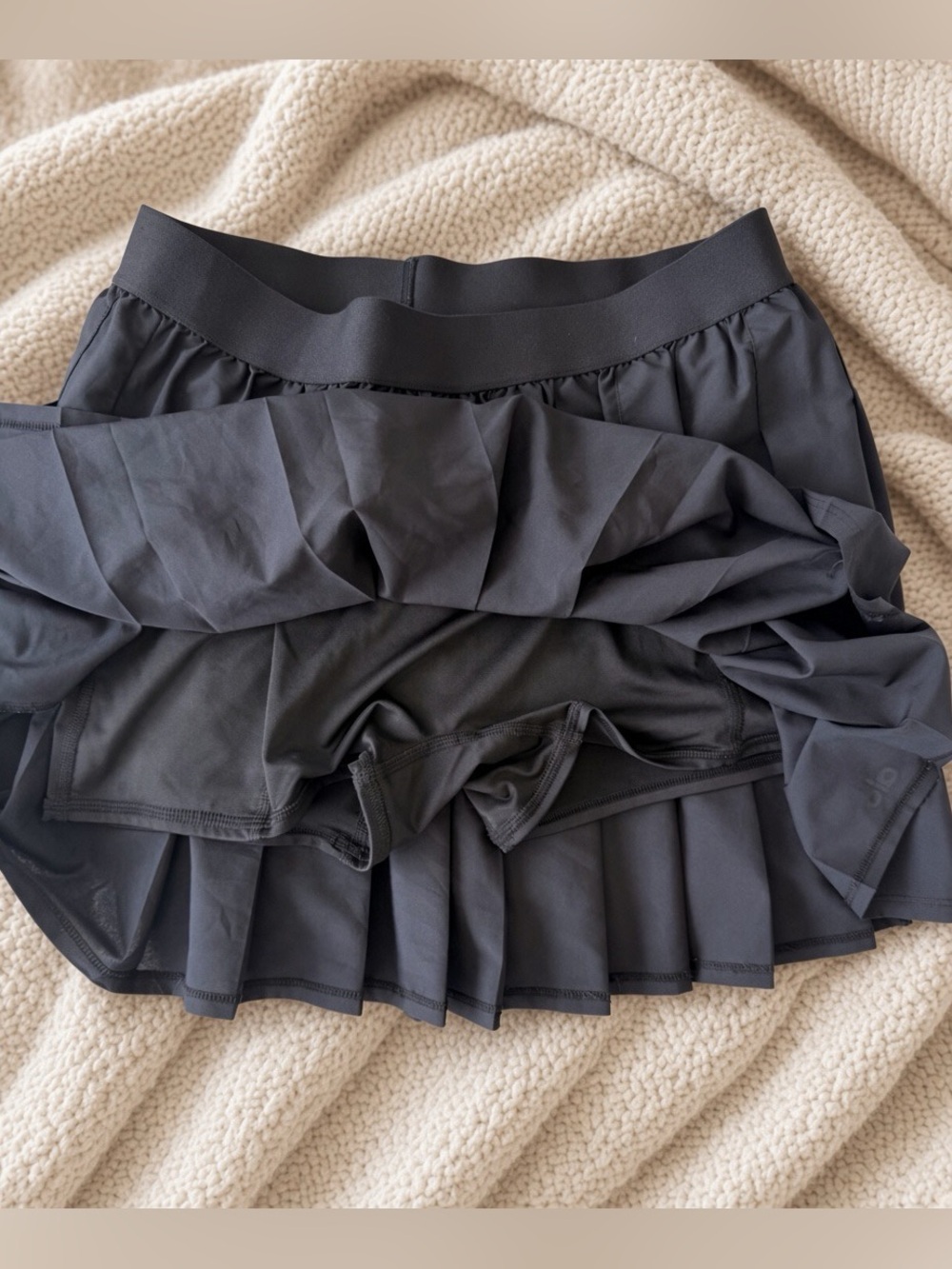 ALO Yoga Double or Nothing Skirt Black - Picture 3 of 4